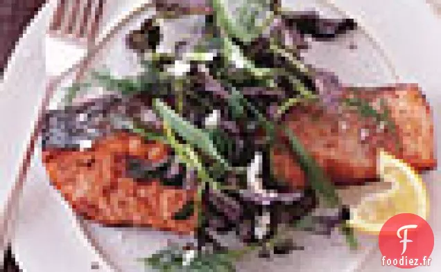Saumon Sauce Citron-poivre Et Salade Cresson-herbes