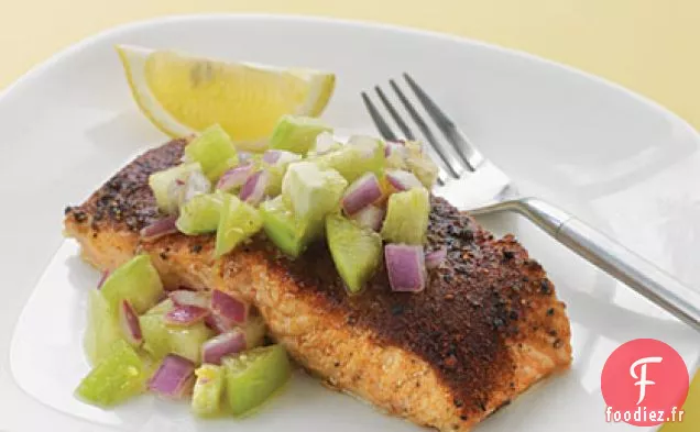Saumon Rôti avec Salsa Tomatillo-Oignon Rouge