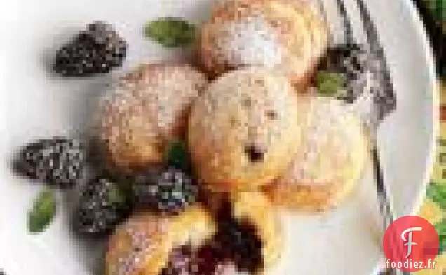 Crêpes fourrées à la confiture de mûres