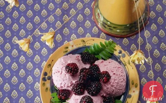 Crème Glacée à la Crème Fraîche aux Mûres