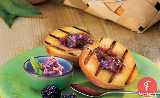 Pêches Grillées au Beurre de Mûre-Basilic