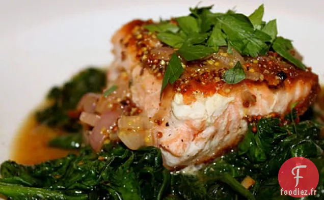 Saumon Poêlé À La Sauce À L'Échalote De Moutarde