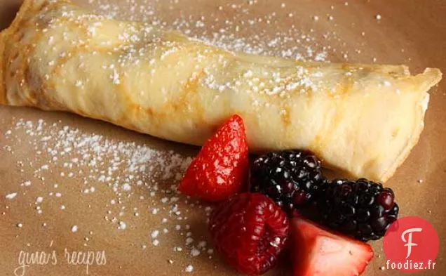 Crêpes Tchèques Fourrées Aux Baies Et À La Crème