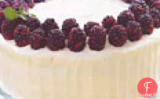 Gâteau Aux Épices Avec Garniture Aux Mûres Et Glaçage Au Fromage À La Crème