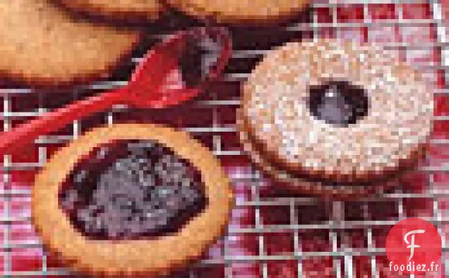 Biscuits Linzer aux Noisettes et Confiture de Mûres