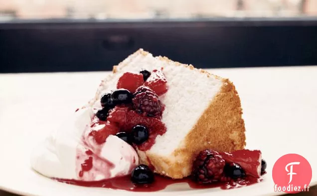 Gâteau aux Anges avec Compote de Trois Baies