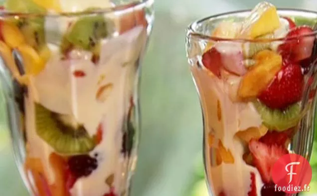 Salade de Fruits Frais avec Crème Anglaise Crémeuse