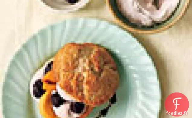 Shortcakes à la Pêche et à la Mûre à la Crème de Mûre