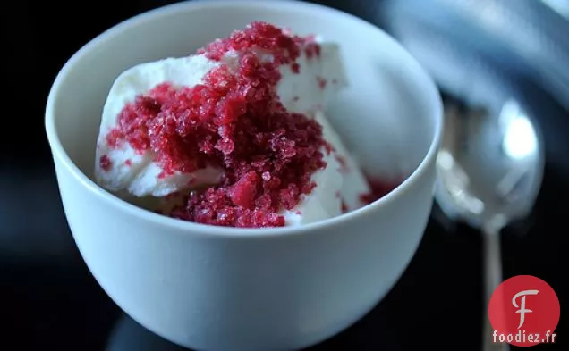 Yogourt Glacé À La Feta Avec Granité À L'Orange Sanguine Et À La Menthe