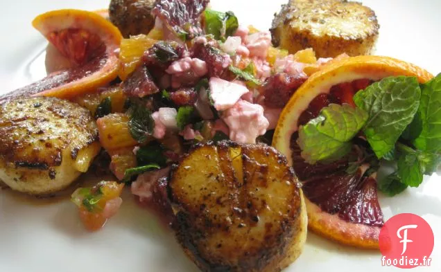 Pétoncles Poêlés À L'Orange Sanguine, À La Menthe Et À La Salsa À La Feta