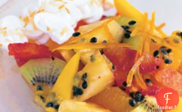 Salade De Fruits De La Passion Et D'Agrumes Avec Meringues À La Noix De Coco