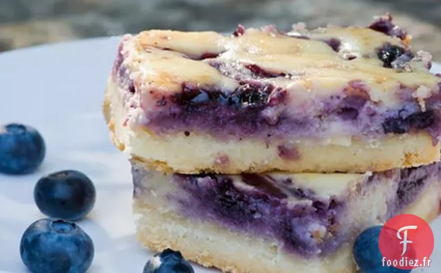 Carrés de Gâteau au Fromage aux Myrtilles