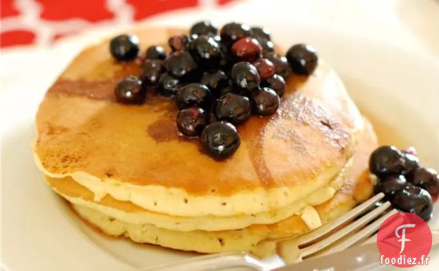 Crêpes Au Fromage À La Crème Au Citron Et Au Sirop D'Érable Aux Myrtilles