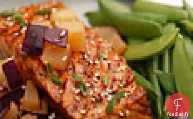 Saumon Grillé avec Glaçage Hoisin et Relish Prune-Gingembre