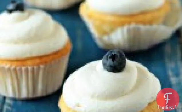 Cupcakes Aux Myrtilles Avec Glaçage Au Fromage À La Crème