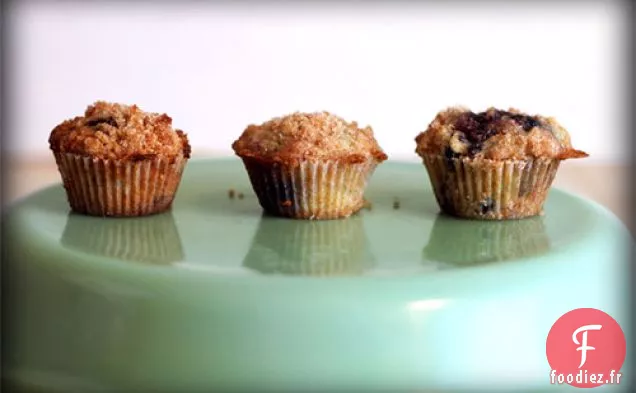 Muffins Aux Myrtilles Avec Garniture Croustillante À La Cannelle