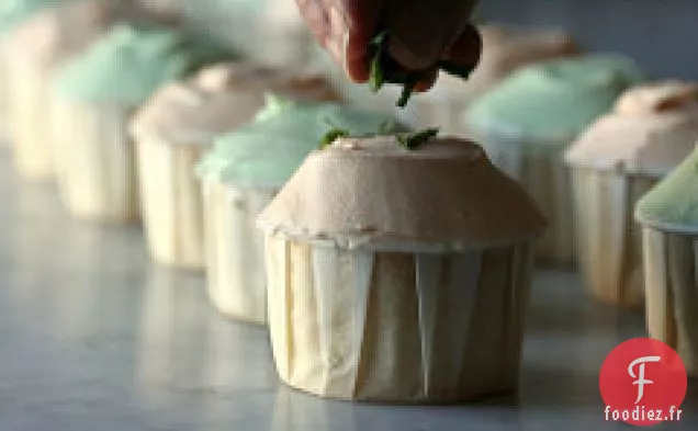 Cupcake Bakeshop by Chockylit