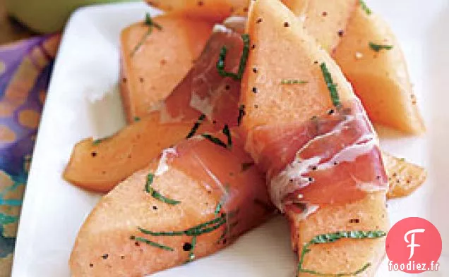Melon Enveloppé De Prosciutto À La Menthe et Vinaigre Balsamique Blanc