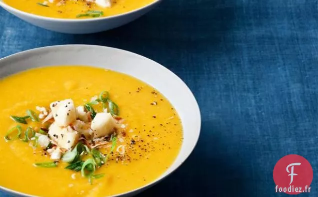 Soupe de Courge Musquée Rôtie et Condiments au Curry