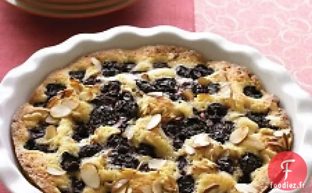 Gâteau chaud aux amandes et aux cerises