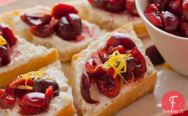 Crostinis À La Cerise, Au Citron Et À La Ricotta