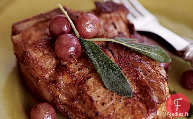 Côtelettes de Veau Braisées au Miel et Raisins Rouges