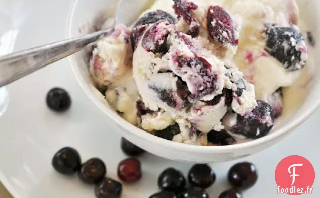 Glace Rapide À La Noix De Coco Aux Cerises Rôties
