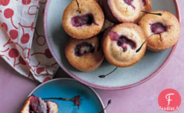 Petits Gâteaux Au Thé Aux Cerises Et Aux Amandes