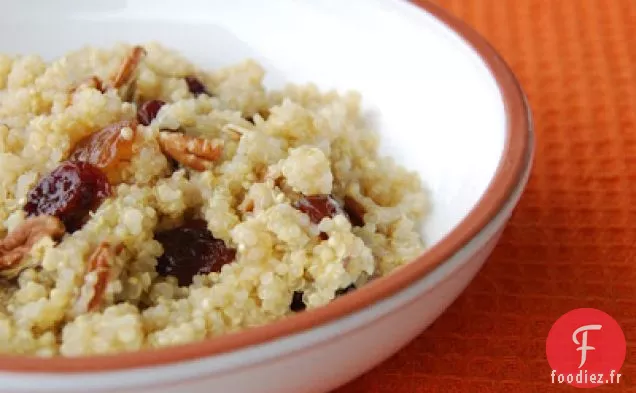 Petit-Déjeuner Quinoa Aux Cerises Séchées, Raisins Secs Et Pacanes