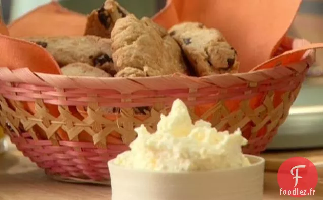 Scones aux Amandes Et Cerises Séchées