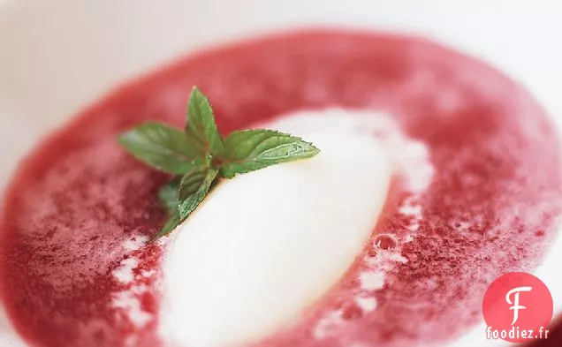 Soupe de Cerises Fraîches au Sorbet au Citron