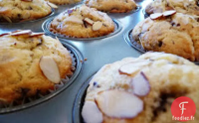 Muffins Aux Cerises, Au Chocolat Et aux Amandes