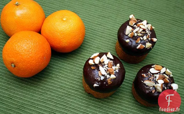 Gâteaux À La Clémentine Avec Glaçage Au Chocolat Noir