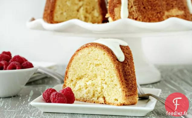 Gâteau Bundt à la Crème Sure au Citron Vert et à la Noix de Coco