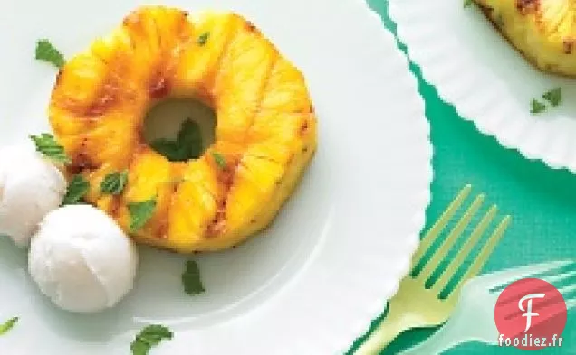 Ananas Grillé Avec Sorbet À La Noix De Coco