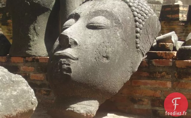 Soupe Thaï À La Noix De Coco Et au citron Vert Au Poulet