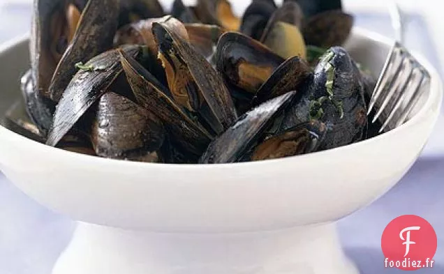 Moules au Bouillon de Noix de Coco Épicé