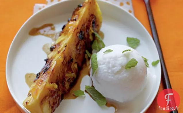 Ananas Glacé Grillé avec Sorbet à la Noix de Coco