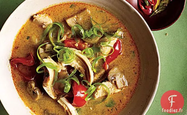 Soupe Thaïlandaise Épicée au Poulet à la Noix De Coco