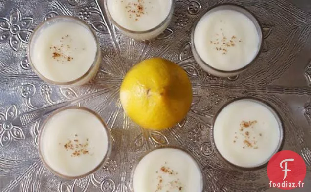 Pudding Au Citron Et Au Thé Noir En Couches Poste D'Invité De Vacances De