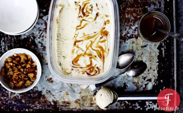 Crème Glacée Aux Biscuits Émiettés Au Caramel Expresso