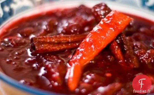 Sauce Ardente aux Canneberges et à la Cannelle