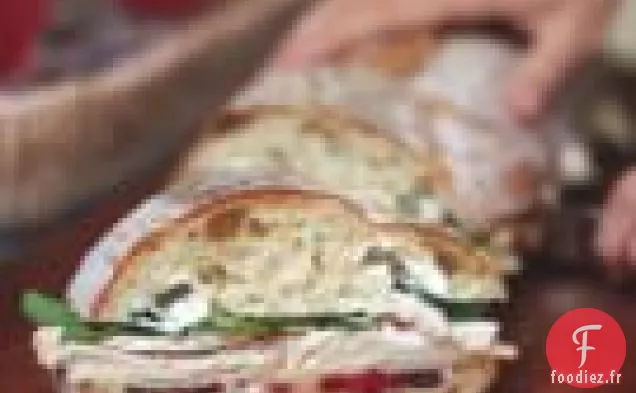 Pain Italien À La Dinde, Cheddar Blanc Et Sauce Aux Canneberges