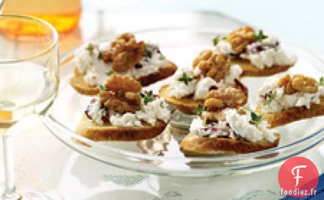 Canapés Au Fromage De Chèvre, Aux Canneberges Et Aux Noix