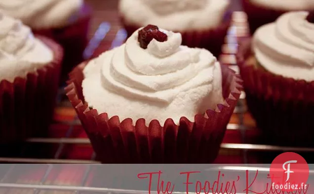 Cupcakes Aux Canneberges Avec Crème Fouettée À L'Érable