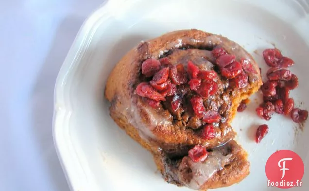 Rouleaux de Cannelle à la Mélasse et aux Canneberges