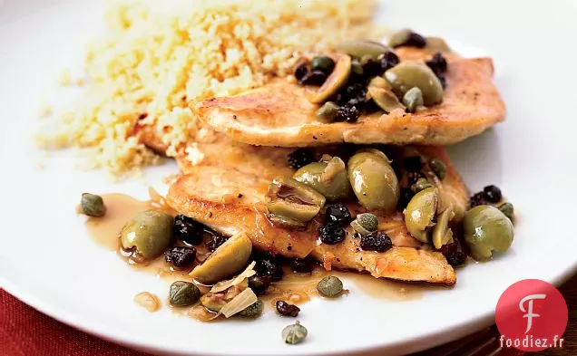 Escalopes de Poulet à la Sauce aux Olives Vertes et aux Cassis