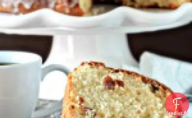 Gâteau Au Lait De Poule Avec Glaçage Au Rhum En Cristal