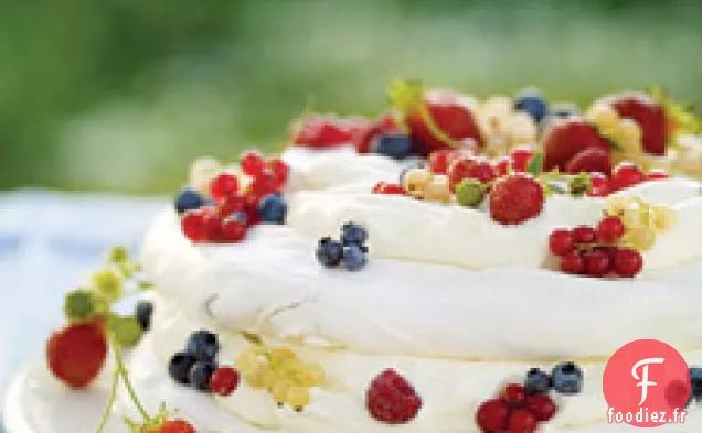 Vacherin À La Crème Fouettée Et Baies Mélangées
