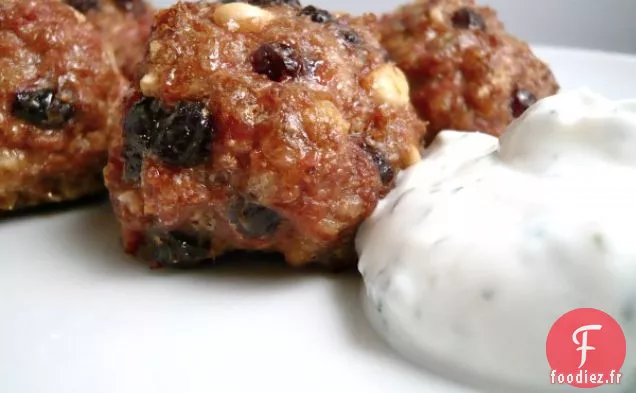 Boulettes De Viande D'Agneau À La Sauce Au Yogourt